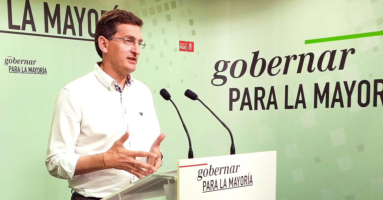 El secretario general del PSOE de Almería, José Luis Sánchez Teruel, que ha pedido responsabilidad a las fuerzas políticas con representación en el Parlamento de Andalucía para que faciliten la investidura de Susana Díaz