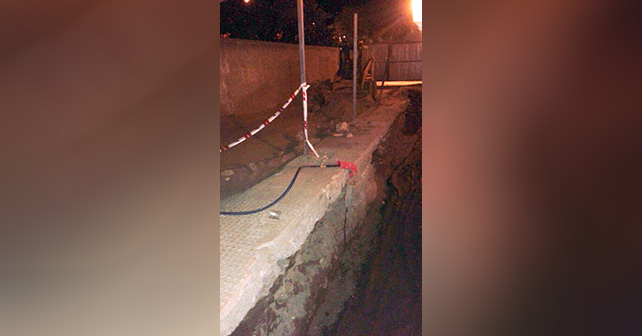Enganche de agua que ha realizado la empresa que está construyendo el tanatorio municipal en Huércal de Almería