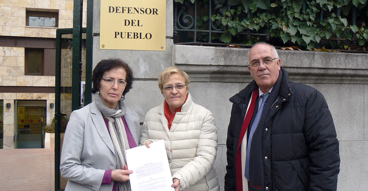 Ángeles Álvarez, la diputada por el PSOE de Almería, Gracia Fernández, y José María Burgos