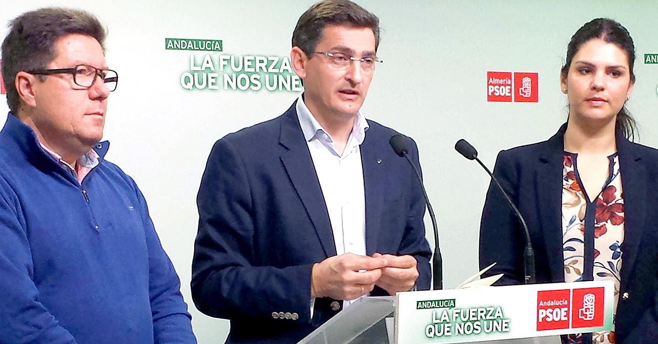 Rueda de prensa ofrecida por el cabeza de lista del PSOE de Almería al Parlamento andaluz, José Luis Sánchez Teruel, sobre empleo