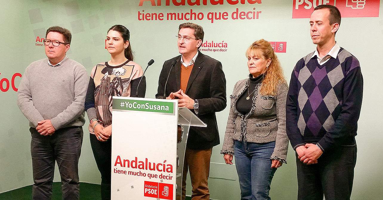 Sánchez Teruel acompañado por el resto de parlamentarios andaluces socialistas tras las elecciones del 22 de marzo (Noemí Cruz, Adela Segura, Rodrigo Sánchez y José María Martín).