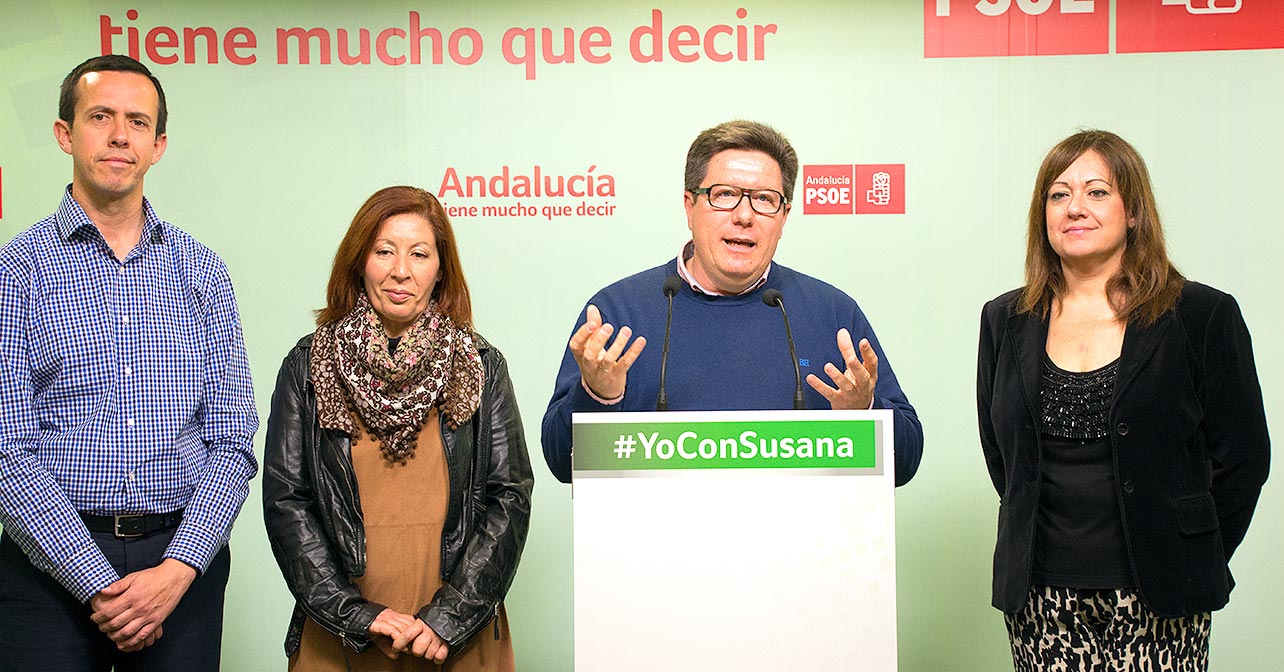 Rueda de prensa en la que aparecen los candidatos del PSOE de Almería al Parlamento de Andalucía José María Martín, Caridad López, Rodrigo Sánchez y Sonia Mercader