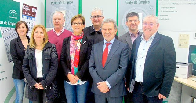 Tomás Elorrieta, Antonio González y Adriana Valverde, en el SAE de El Ejido