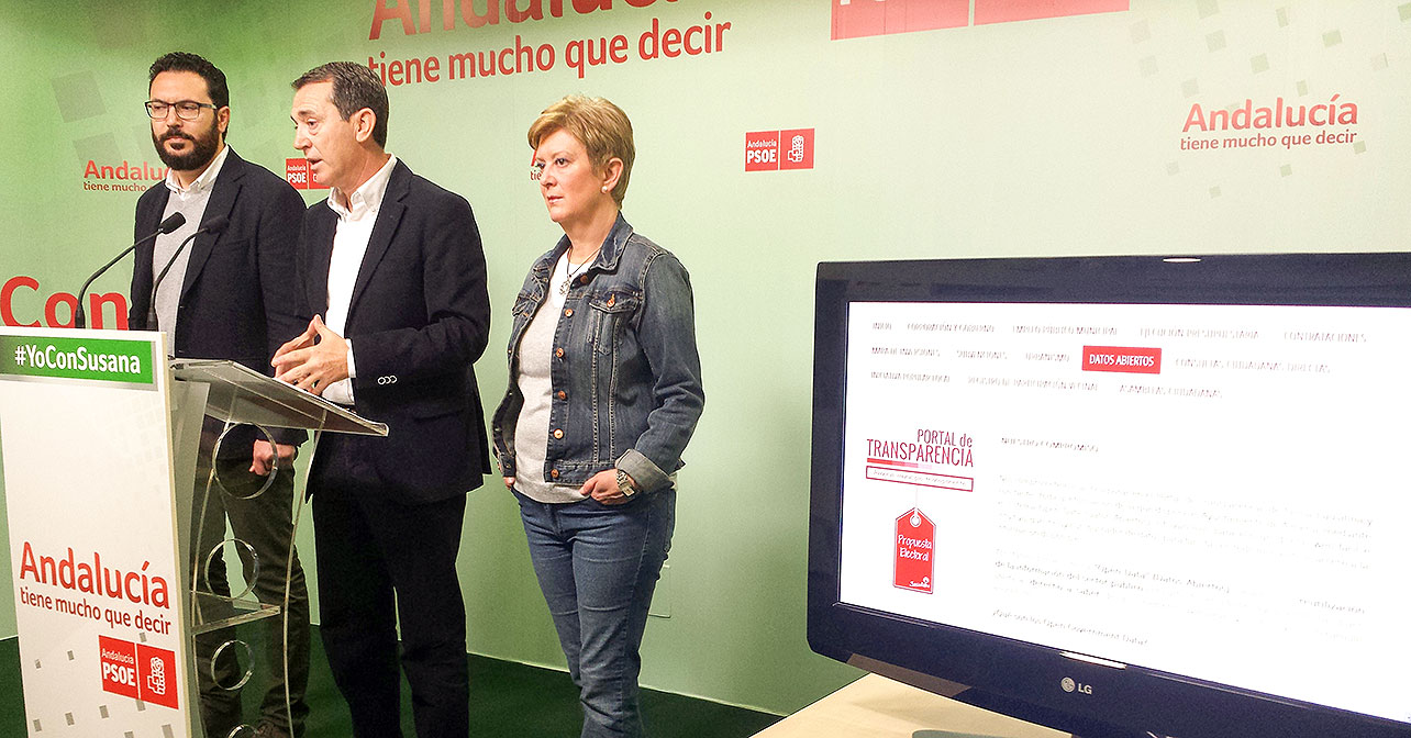 Rueda de prensa ofrecida por el candidato del PSOE a la Alcaldía de Almería, Juan Carlos Pérez Navas, sobre transparencia
