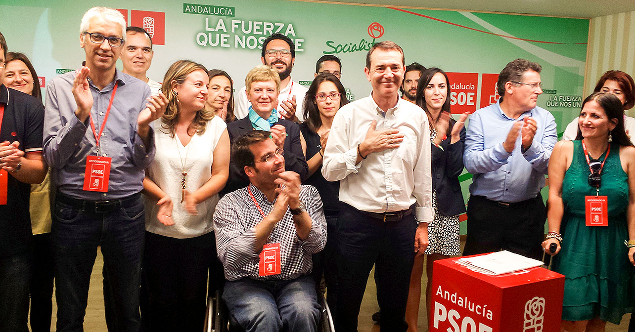 El candidato del PSOE a la Alcaldía de Almería, Juan Carlos Pérez Navas, tras los resultados electorales