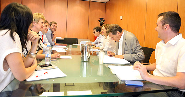 La diputada del PSOE de Almería Consuelo Rumí en la elaboración del programa con el que el PSOE federal concurrirá a las próximas elecciones generales