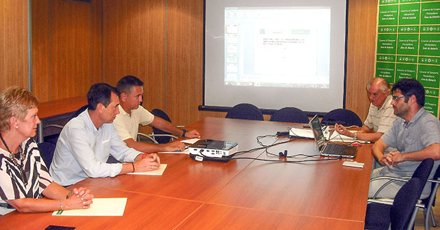 Reunión mantenida por concejales del Grupo Municipal Municipal Socialista del Ayuntamiento de Almería con responsables del Consorcio Metropolitano de Transportes