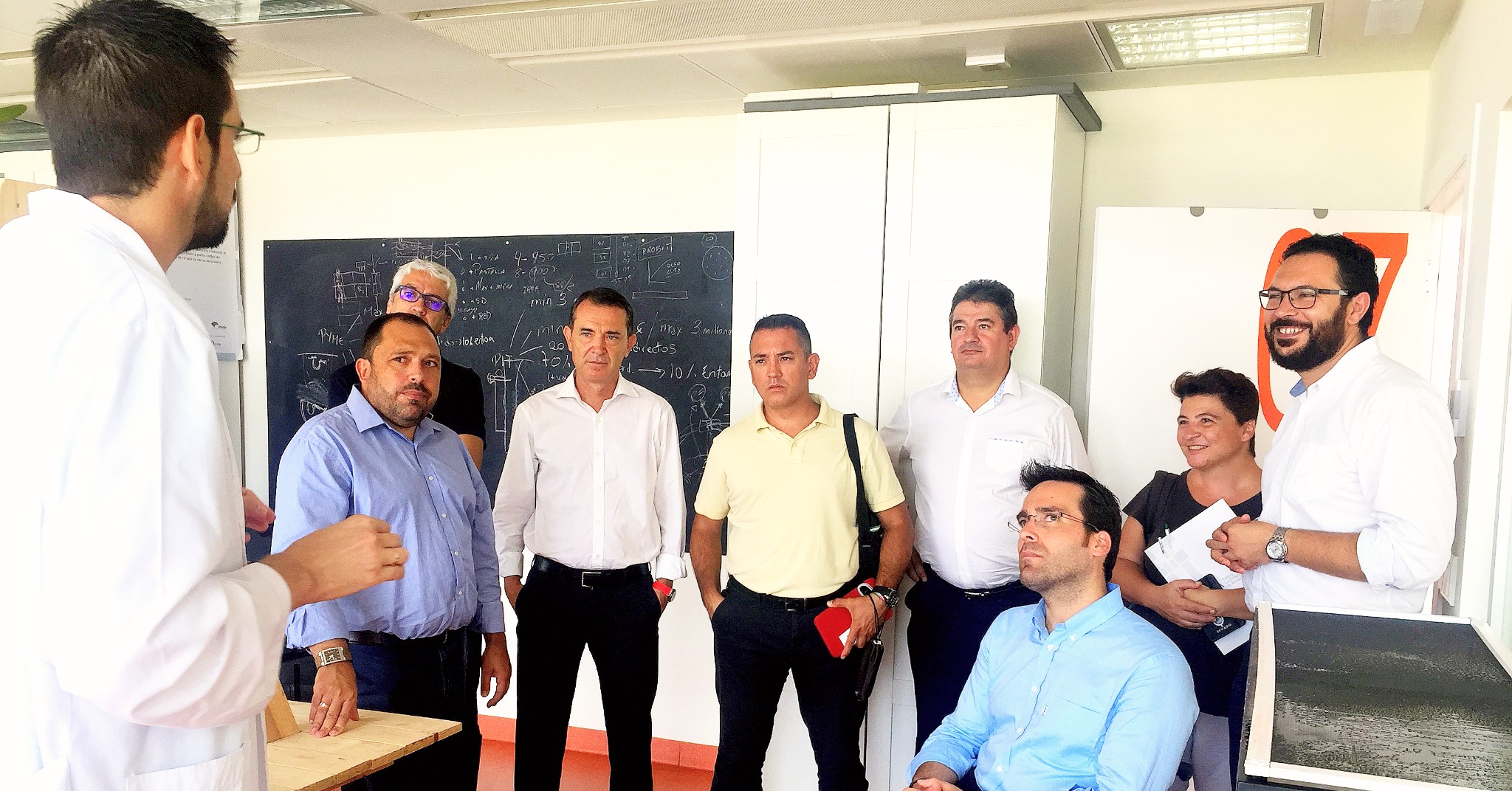 Visita realizada al PITA por el portavoz del Grupo Municipal Socialista en el Ayuntamiento de Almería, Juan Carlos Pérez Navas, junto a miembros de su equipo