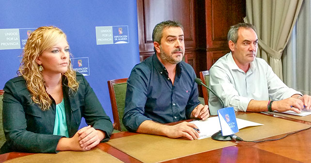 Rueda de prensa celebrada por el portavoz del PSOE en la Diputación Provincial, Juan Antonio Lorenzo