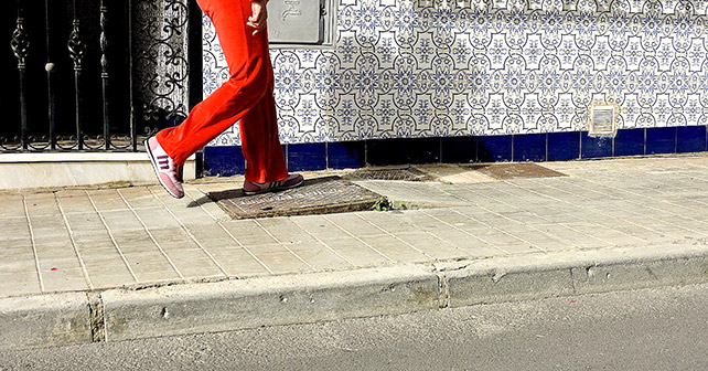 ALMERÍA. El PSOE reclama al PP la urgente reparación de la acera rota en la calle Olivo del Diezmo para evitar más caídas de vecinos