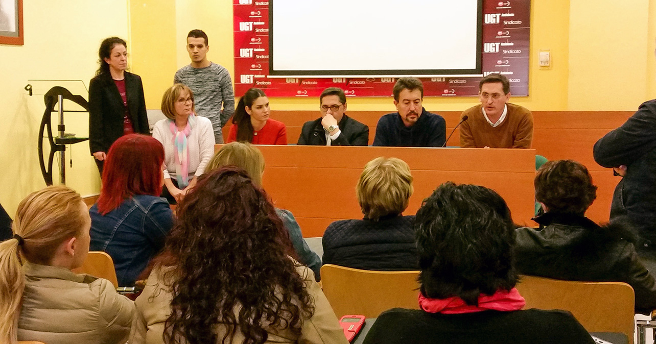 Reunión de delegados de UGT del sector del manipulado a la que ha asistido el secretario general del PSOE de Almería, José Luis Sánchez Teruel