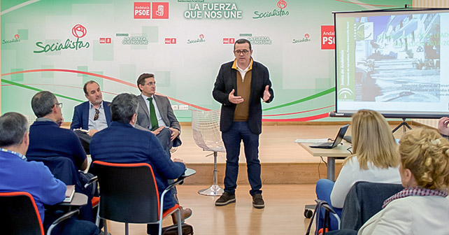 Reunión que ha mantenido el diputado autonómico del PSOE-A Miguel Castellano con alcaldes y portavoces socialistas de la provincia de Almería para abordar el nuevo Programa de Desarrollo Rural de Andalucía