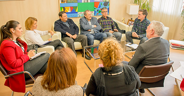 Reunión que ha mantenido el PSOE de Almería con representantes de Coexphal para tratar sobre el convenio del manipulado