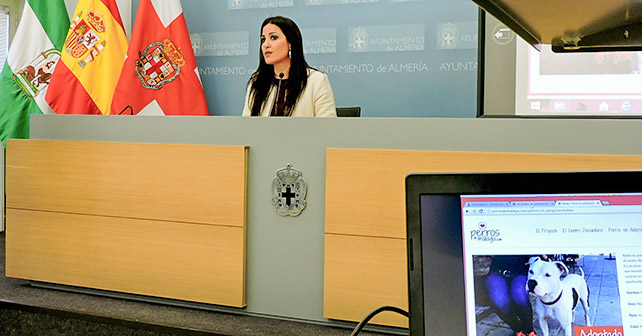 Rueda de prensa que ha ofrecido la concejala del PSOE en el Ayuntamiento de Almería, Inés Plaza