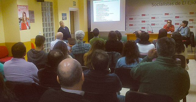 EL EJIDO. La sede del PSOE de El Ejido acogió el viernes una concurrida charla-coloquio sobre interculturalidad y educación