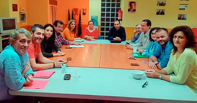 Reunión con envasadoras en la sede del PSOE de El Ejido