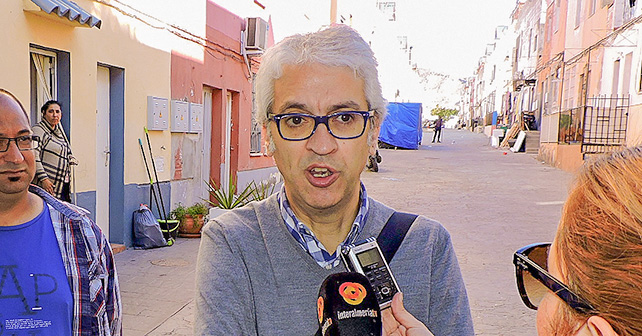 Declaraciones que ha efectuado esta mañana el concejal del PSOE en el Ayuntamiento de Almería, Manuel Vallejo, en el barrio de Los Almendros sobre el Programa de Atención a Zonas de Transformación Social