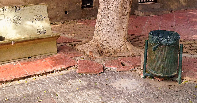 Parque infantil en la Plaza Jairán de El Zapillo, Almería