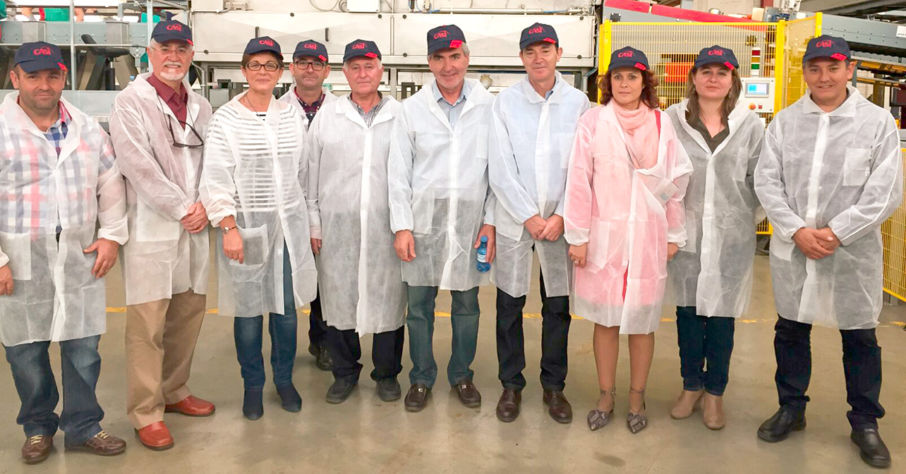 Visita del portavoz del Grupo Municipal Socialista en el Ayuntamiento de Almería, Juan Carlos Pérez Navas, y algunos concejales del PSOE a las instalaciones de CASI