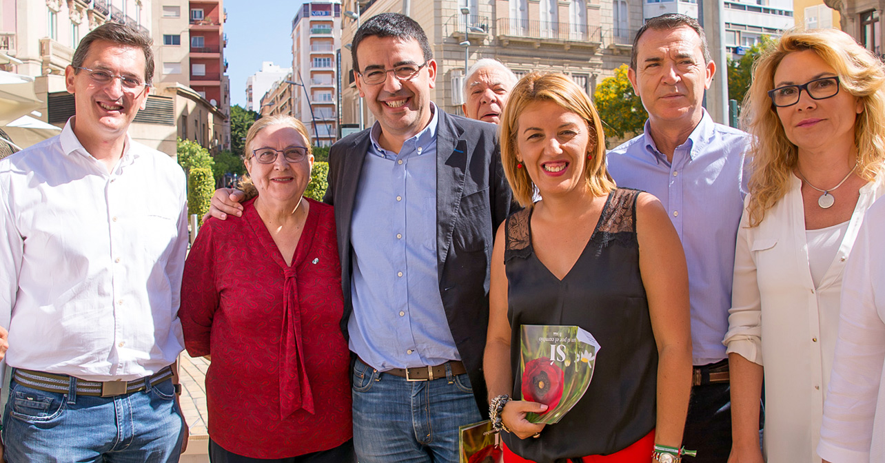 Mario Jiménez junto a José Luis Sánchez Teruel y candidatos del PSOE de Almería a las Cortes