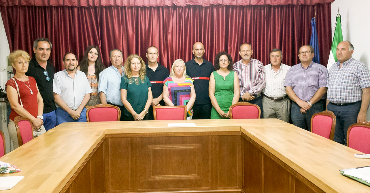 Reunión de alcaldes y concejales socialistas del Medio Andarax , diputados provinciales del PSOE y trabajadores del Consorcio de Bomberos del Poniente