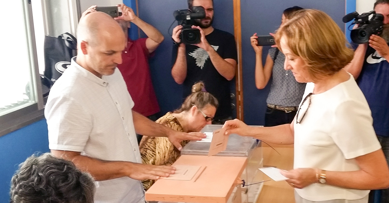 Votación de la consejera de Agricultura, Pesca y Desarrollo Rural de la Junta de Andalucía, Carmen Ortiz