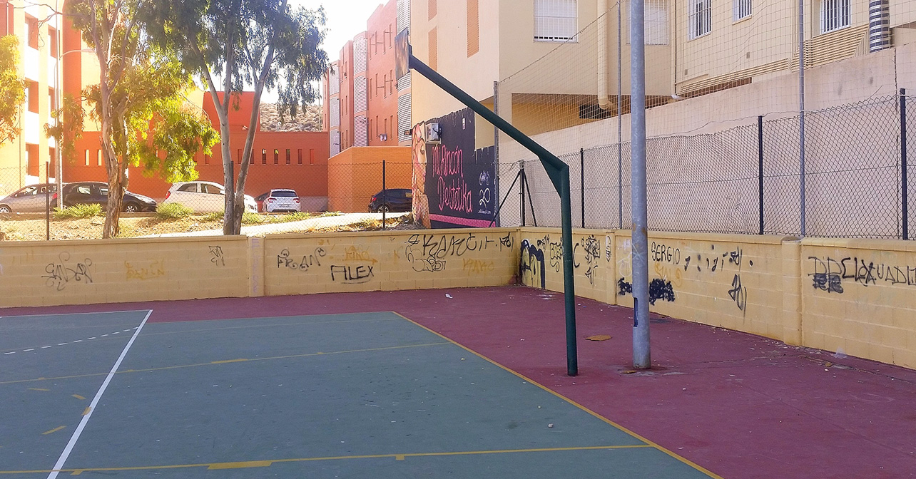 Pistas deportivas del barrio de Torrecárdenas (Almería)