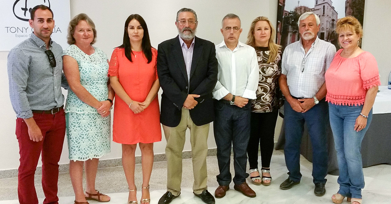 Ediles socialistas junto a Francisco Torrecillas, Matías García y Adela Segura