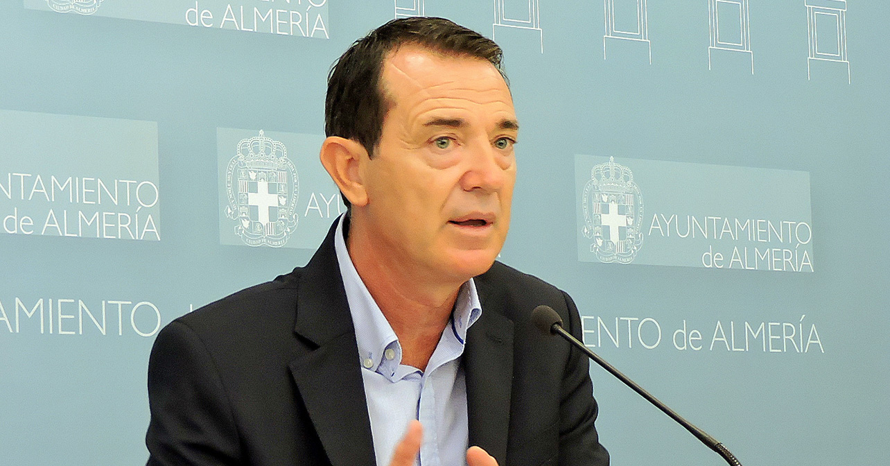 Juan Carlos Pérez Navas, portavoz del Grupo Municipal Socialista en el Ayuntamiento de Almería y senador