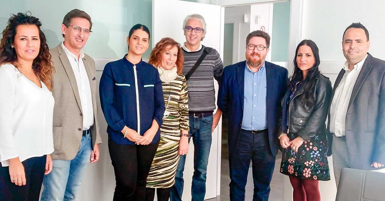 Visita que han realizado diputados autonómicos y concejales del PSOE de Almería al Centro de Atención Infantil Temprana ‘Jardines de la Pipa’
