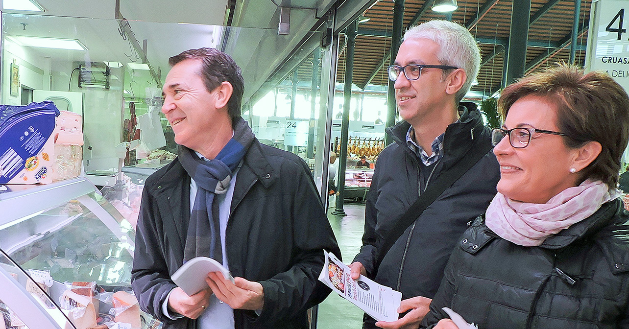 Reparto de información en el Mercado Central