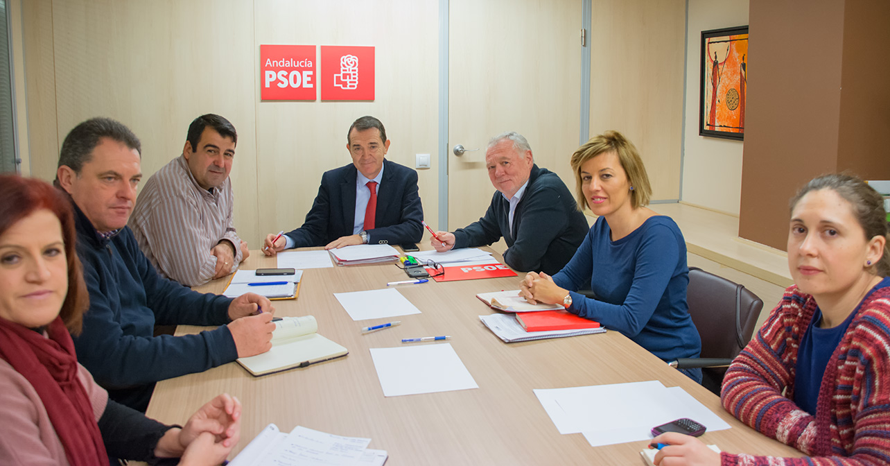 Encuentro mantenido entre los diputados socialistas Sonia Ferrer y Juan Jiménez y el senador socialista Juan Carlos Pérez Navas con representantes de las organizaciones agrarias Coag y Asaja