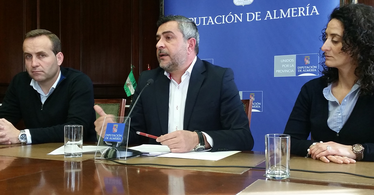 Rueda de prensa del portavoz del PSOE en la Diputación de Almería, Juan Antonio Lorenzo