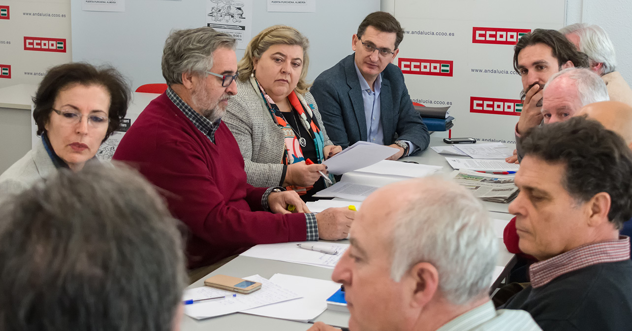 Encuentro de la europarlamentaria socialista Clara Aguilera con representantes de la Mesa del Ferrocarril de Almería sobre el Corredor Mediterráneo