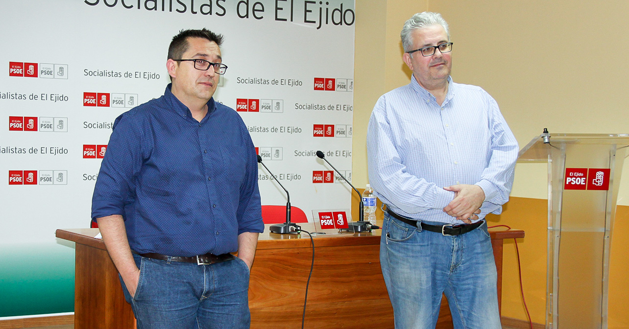 Antonio Arqueros y Tomás Elorrieta, durante la charla sobre el impuesto de sucesiones y donaciones