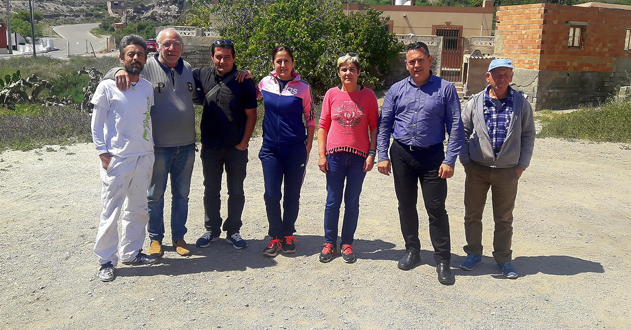 Visita del concejal de PSOE en el Ayuntamiento de Almería, Indalecio Gutiérrez, a Cuevas de los Medina