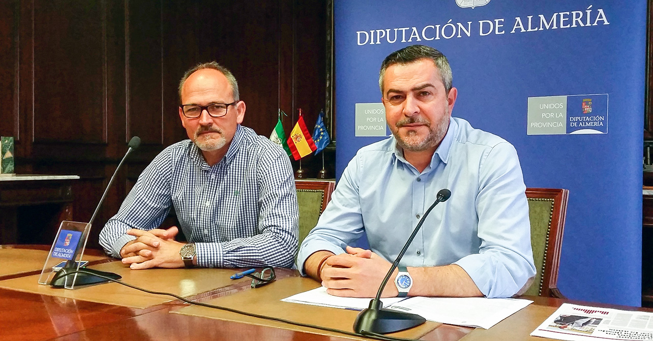 El portavoz del PSOE en la Diputación de Almería, Juan Antonio Lorenzo, junto al diputado, Francisco García