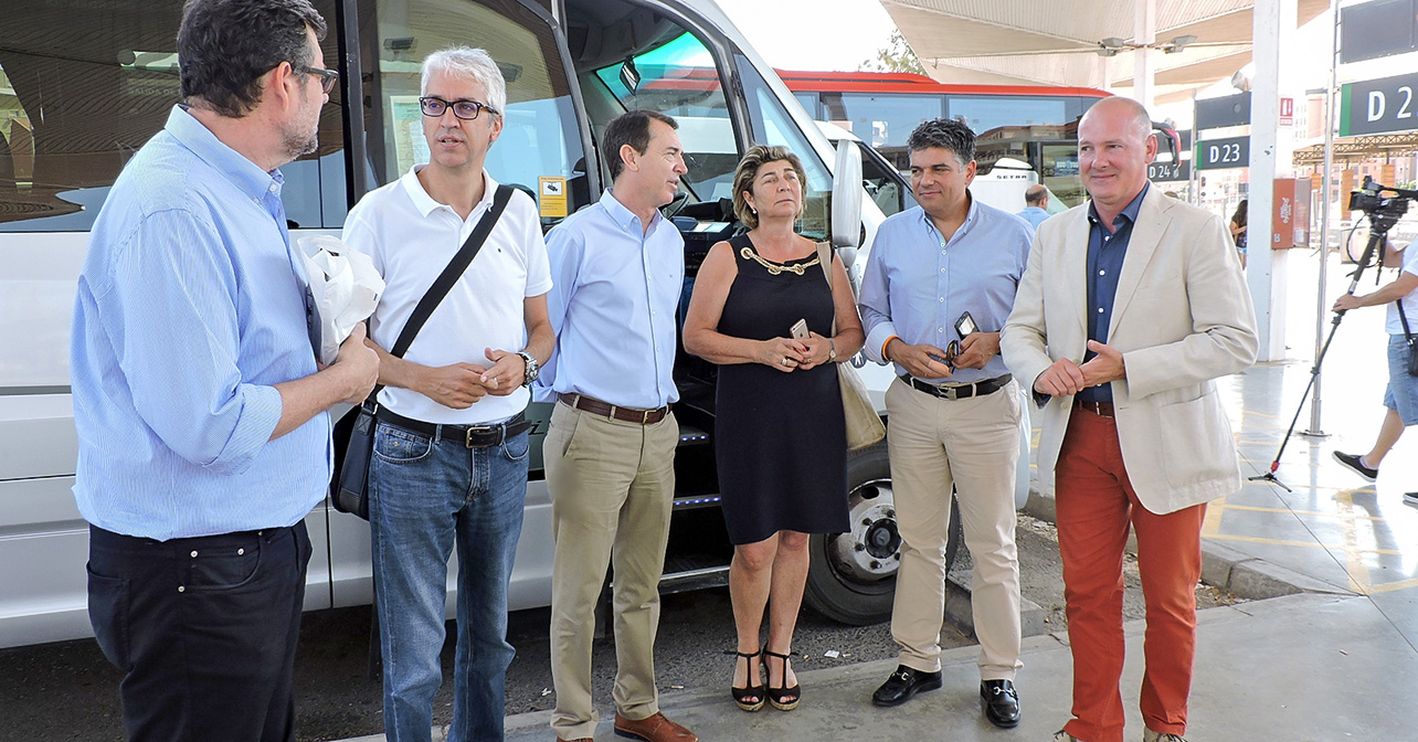 Puesta en marcha de la línea de bus entre la capital y Castell del Rey