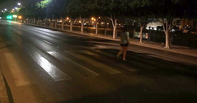 Paso de peatones en Avenida del Mediterráneo