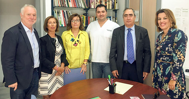 Reunión de los diputados nacionales del PSOE de Almería, Sonia Ferrer y Juan Jiménez con responsables de la delegación en Almería de la Asociación contra el Cáncer (AECC)
