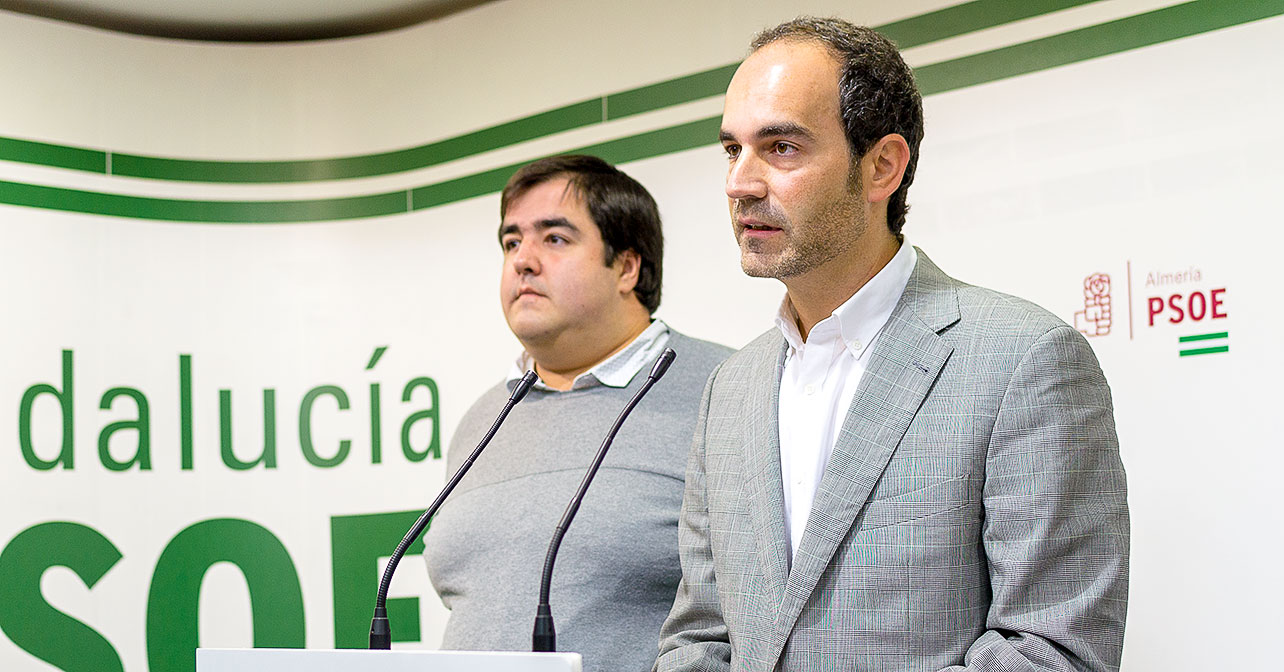 Rueda de prensa que ha ofrecido el portavoz del PSOE en el Ayuntamiento de Carboneras, José Luis Amérigo