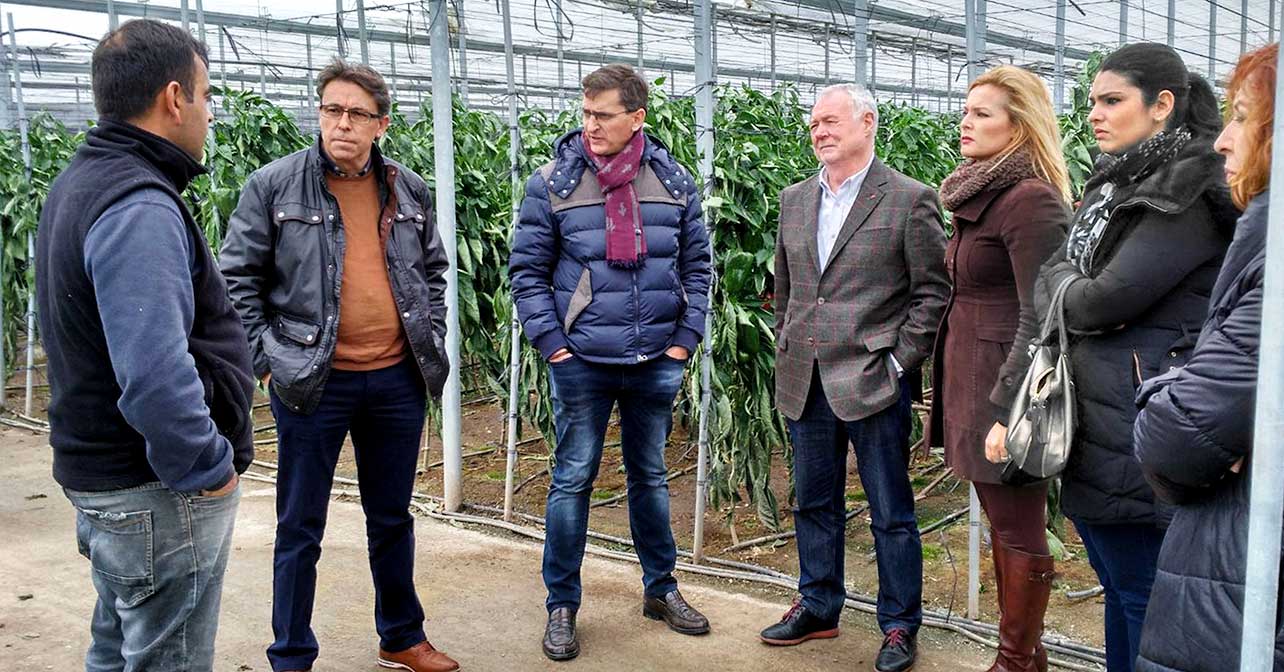 Visita del secretario General del PSOE de Almería, José Luis Sánchez Teruel, junto a parlamentarios andaluces y diputados socialistas, y concejales del PSOE en el Ayuntamiento de Adra