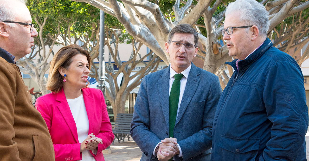 Declaraciones sobre seguridad que han realizado en El Ejido el secretario general del PSOE de Almería, José Luis Sánchez Teruel, la diputada nacional Sonia Ferrer y el portavoz del Grupo Socialista en el Ayuntamiento ejidense, Tomás Elorrieta