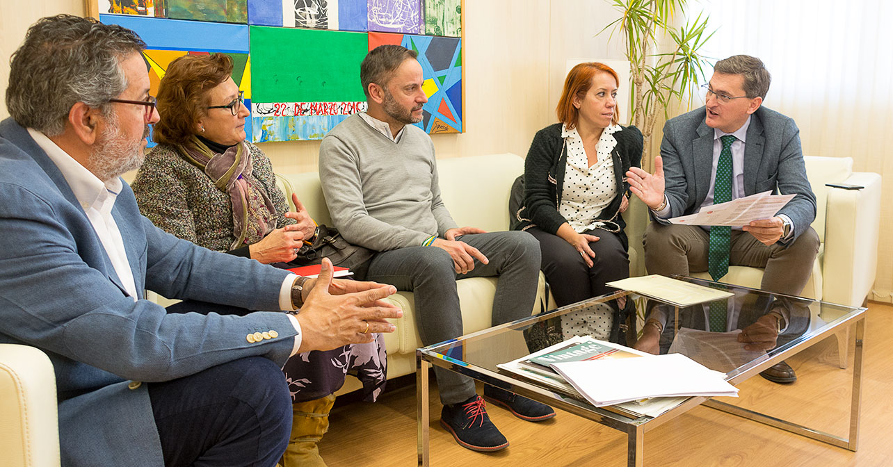 El PSOE apoya los paros del 8 de marzo convocados por UGT y CCOO en ...
