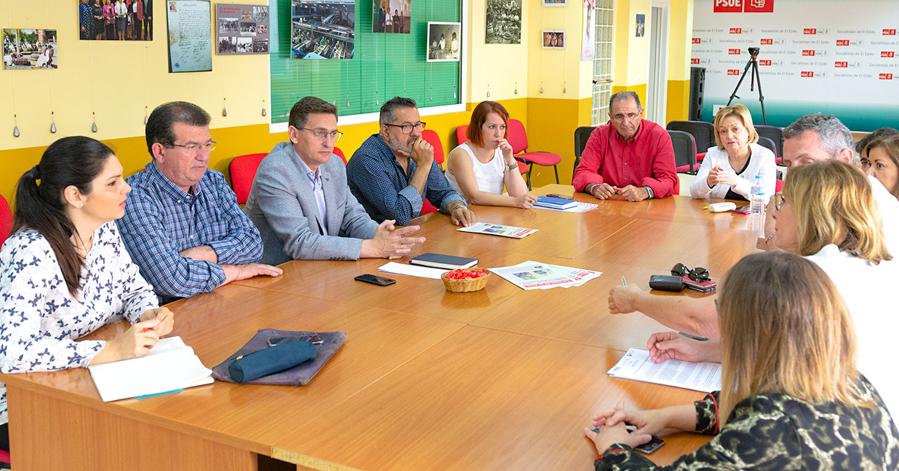 Reunión del PSOE de Almería con UGT y CCOO sobre el manipulado