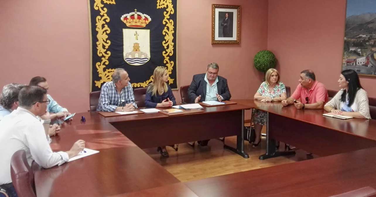Visita de trabajo que han realizado concejales del PSOE de Roquetas de Mar al municipio sevillano de Alcalá de Guadaíra