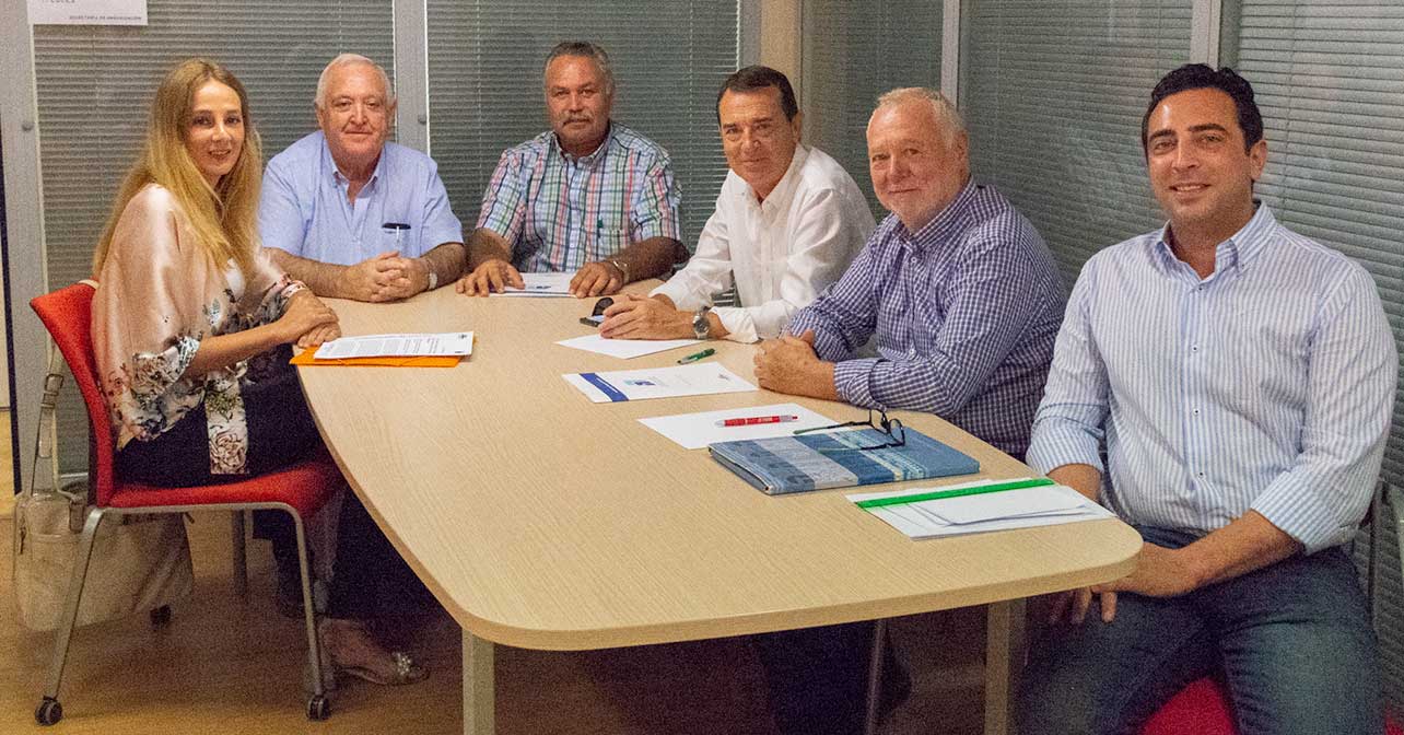 Reunión de representantes del PSOE de Almería con responsables del sector del transporte