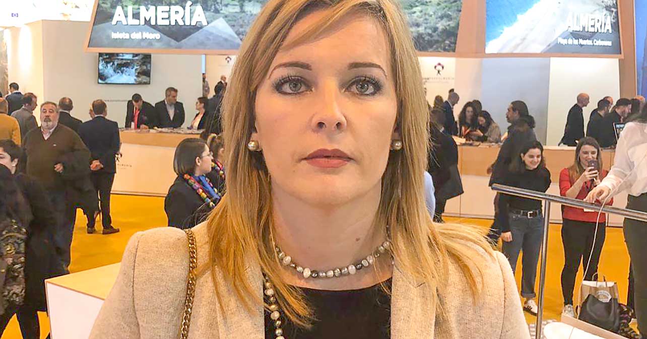 La portavoz del PSOE en el Ayuntamiento de Adra, Teresa Piqueras, en Fitur