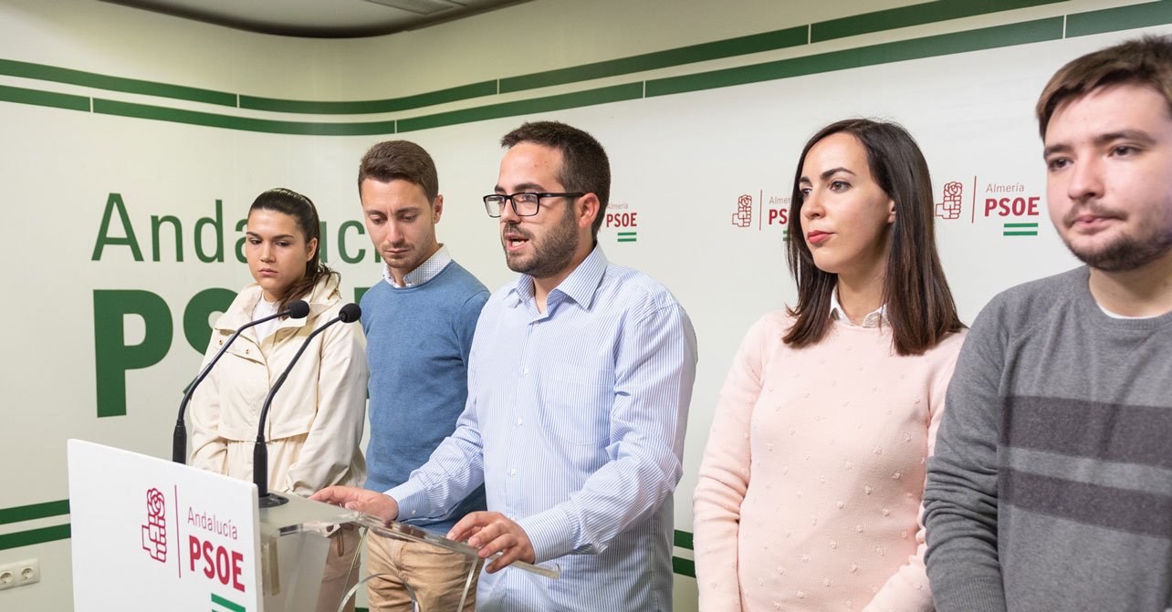 Juventudes Socialistas de Almería durante la rueda de prensa