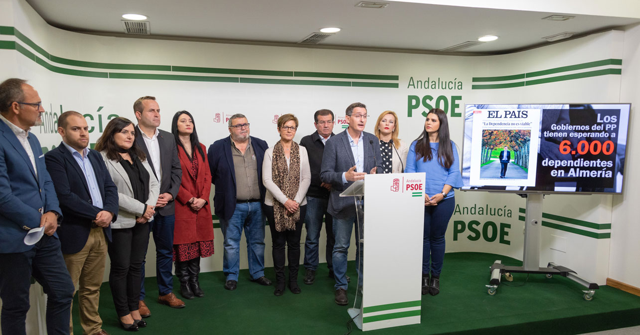 190405-Foto-JLST-con-portavoces-y-candidatos-del-PSOE,-hoy,-en-rueda-de-prensa